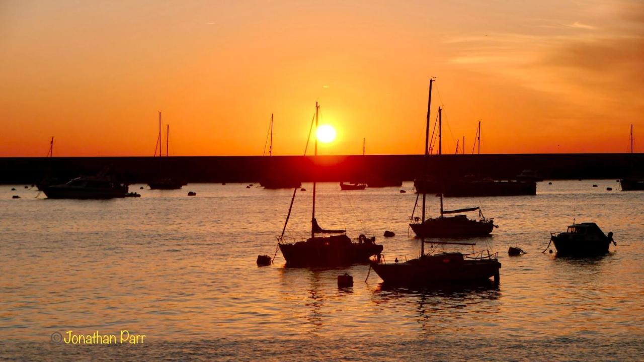 Seaspot Is A 1 Bed Annex Ground Floor Apartment At Stunning Broadsands Beach Nr Brixham! 처스턴페러스 외부 사진